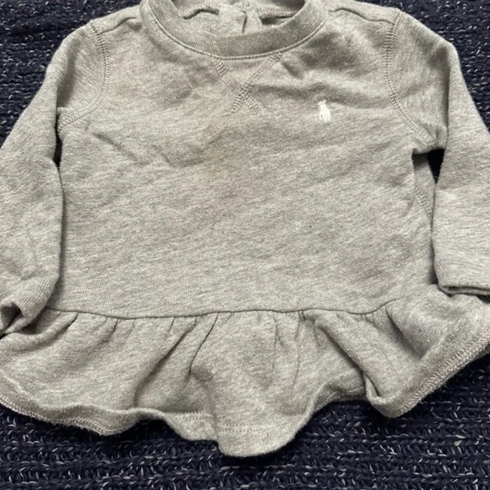 Ralph Lauren Baby Girl Peplum Pullover Top Gray 6M Embroidered Logo *